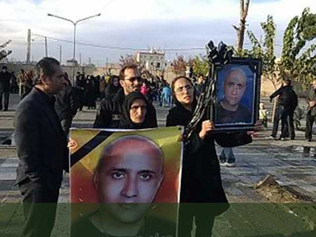 مادر و خواهر ستار بهشتی در مراسم چهلمین روز مرگ این کارگر مبارز