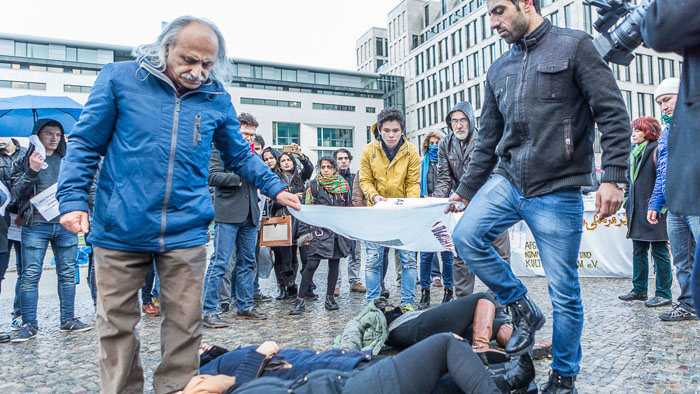 تجمع اعتراضی برای دادخواهی خون فرخنده در برلین