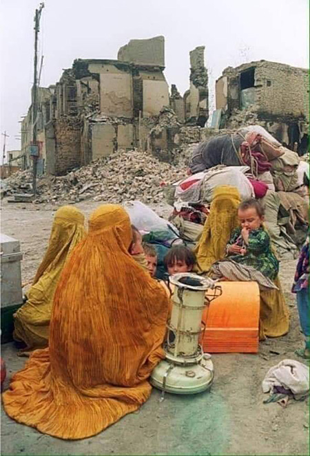 زنان آواره در جریان سگ‌جنگی‌های سران جهادی در کابل