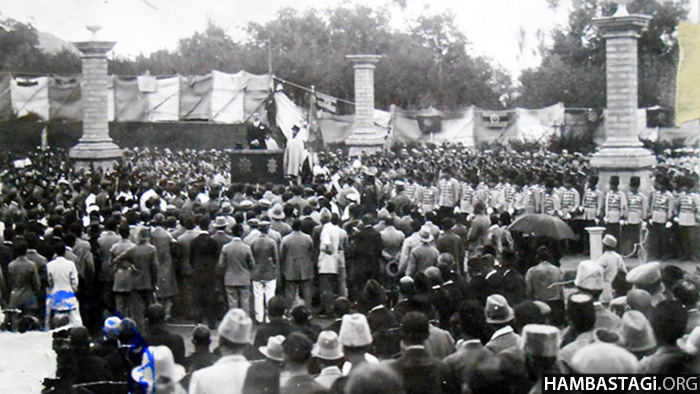 تصویری در آرشیف ملی افغانستان حکایت از یک روز تاریخی دارد که امان‌الله خان نخستین سالگرد استقلال افغانستان را در باغ عمومی پغمان و در میان مردم جشن گرفت.