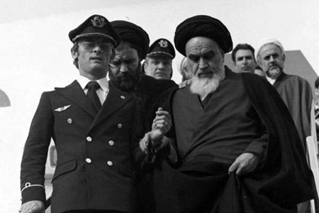 بازگشت خمینی از فرانسه به تهران در ١٢ جدی ١٣٥٧ با طیاره ایرفرانس.