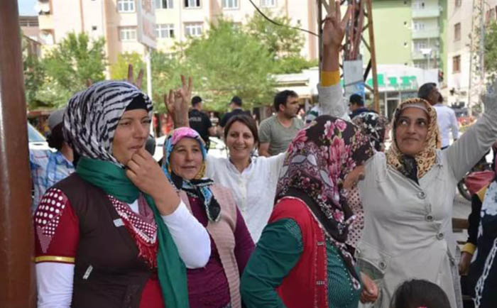 Turkish women turn back to  Recep Tayyip Erdoğan