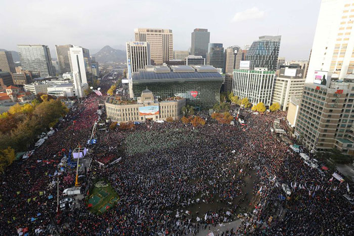 خشم مردم کوریا در برابر فساد