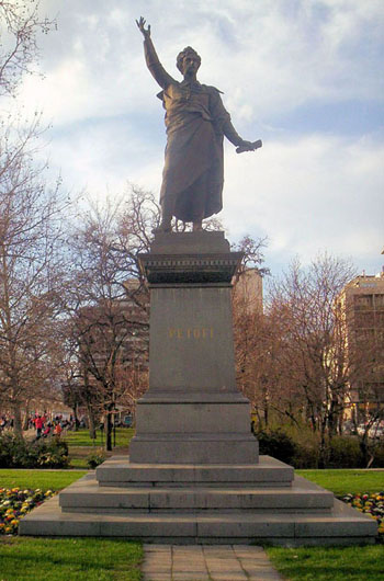 مجسمه شاندور پتوفی در بوداپست