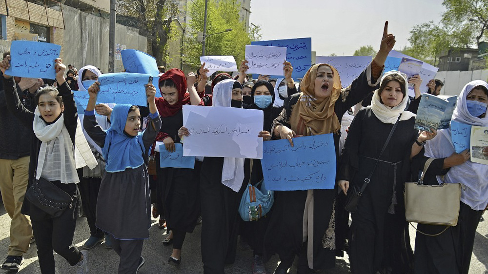 راهپیمایی اعتراضی دختران مکتب علیه طالبان