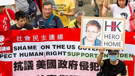تظاهرات مردم هانگ کانگ در حمایت از ادوارد اسنودن 