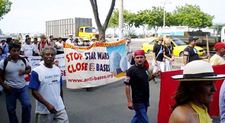تظاهرات بر ضد پایگاه نظامی امریکا در اکودور