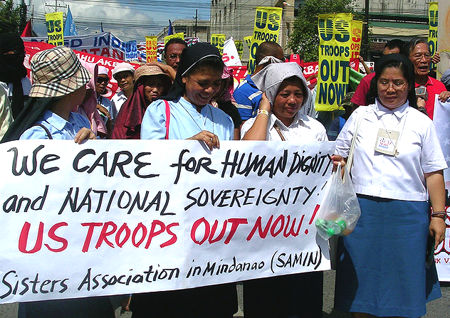 تظاهرات ضد پایگاه نظامی امریکا در فلپین