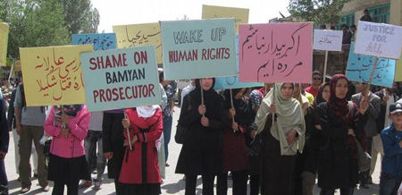 فعالین حقوق بشر تا حال بار ها با راه اندازی تظاهرات خواهان محاکمه عاملین قتل شکیلا شده اند