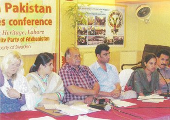 هئیت رهبری حزب همبستگی افغانستان در کنفرانس حزب کار پاکستان.